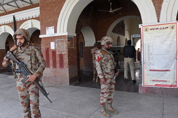 Pakistani Security Forces End Train Hijacking, Kill 33 Militants in Balochistan