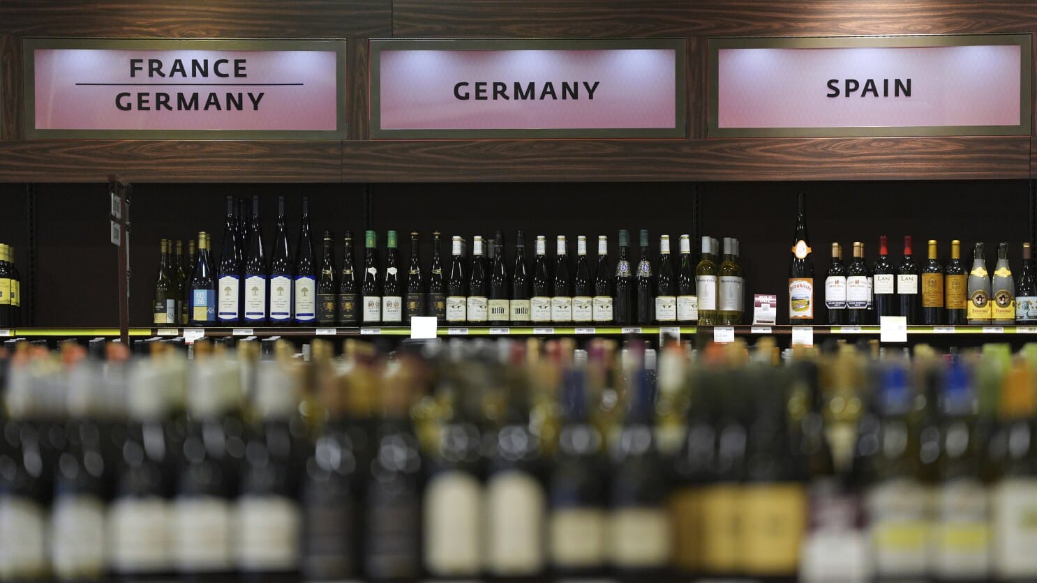 🍷 U.S. Businesses Warn Trump’s 200% Tariff on European Alcohol Could Hit Hard