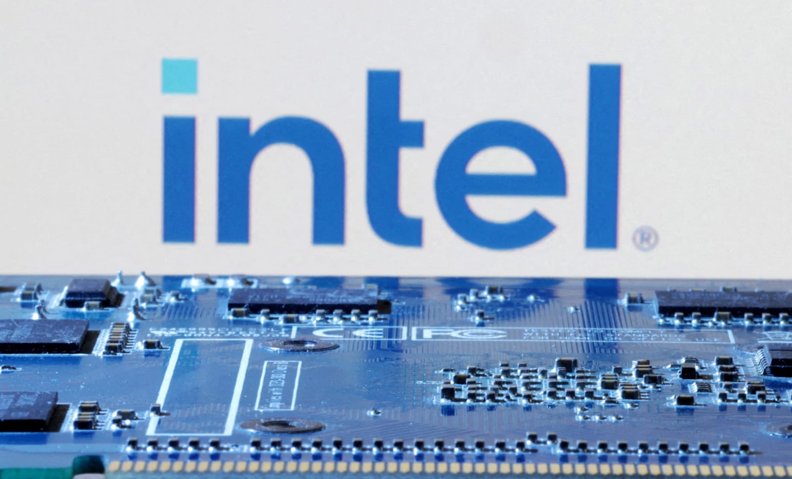 💰 Intel’s New CEO Lip-Bu Tan to Receive $1M Salary, $2M Bonus Potential 🖥