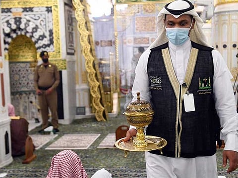 Masjid al-Haram Uses 300 Tola of Amber and Oud Fragrance Monthly