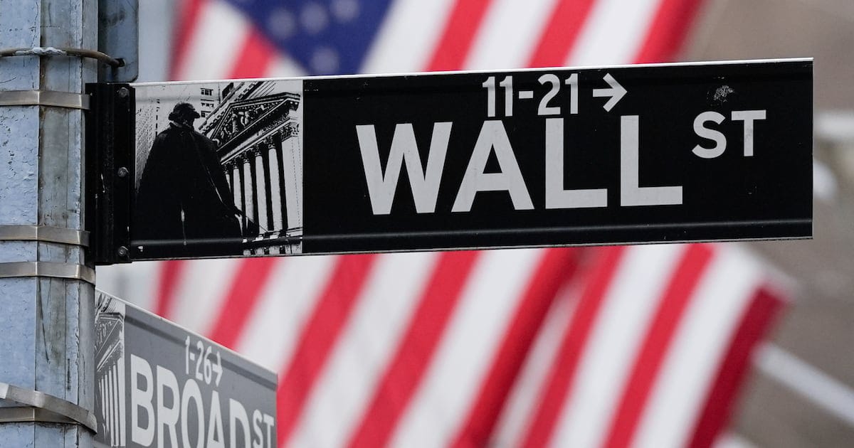 Wall Street Ends Lower Amid Tariff Concerns and Anticipation of Fed Decision