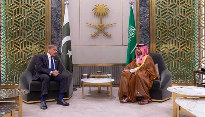 PM Shehbaz Meets Saudi Crown Prince, Reaffirms Commitment to Strengthening Defense and Security Cooperation