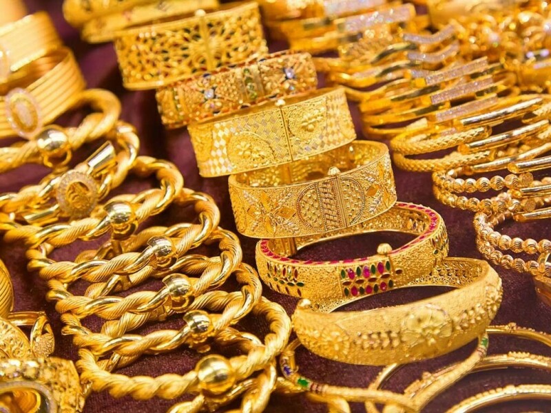 Gold Heads for Third Weekly Gain Amid Fed Rate Cut Hopes, Global Uncertainty