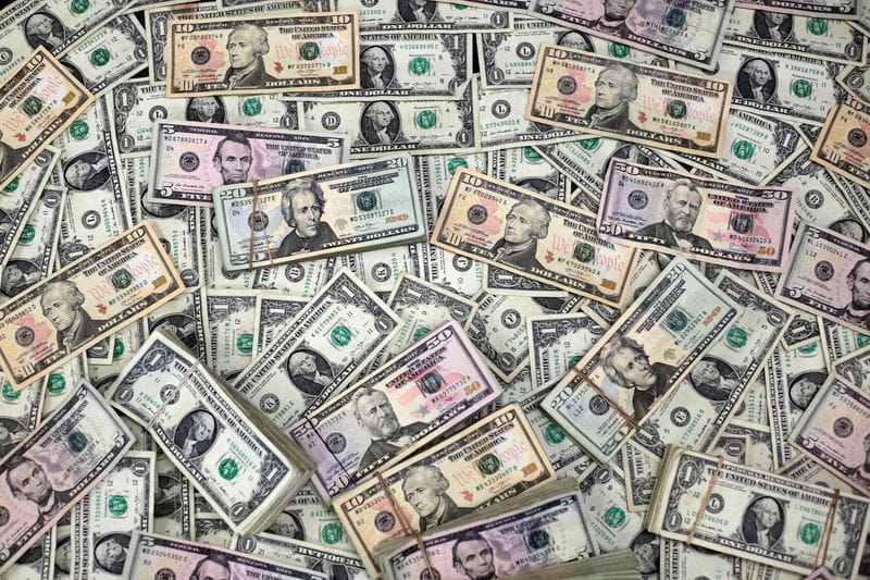 U.S. Dollar Climbs After Fed Signals No Rush to Cut Rates