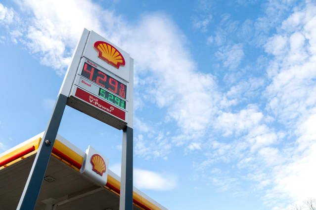 Shell Plans More Shareholder Returns, Cuts Investment Budget