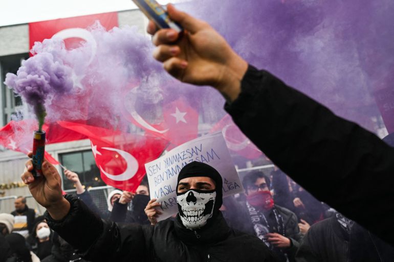 Mass Protests in Turkey as Erdogan Dismisses Unrest