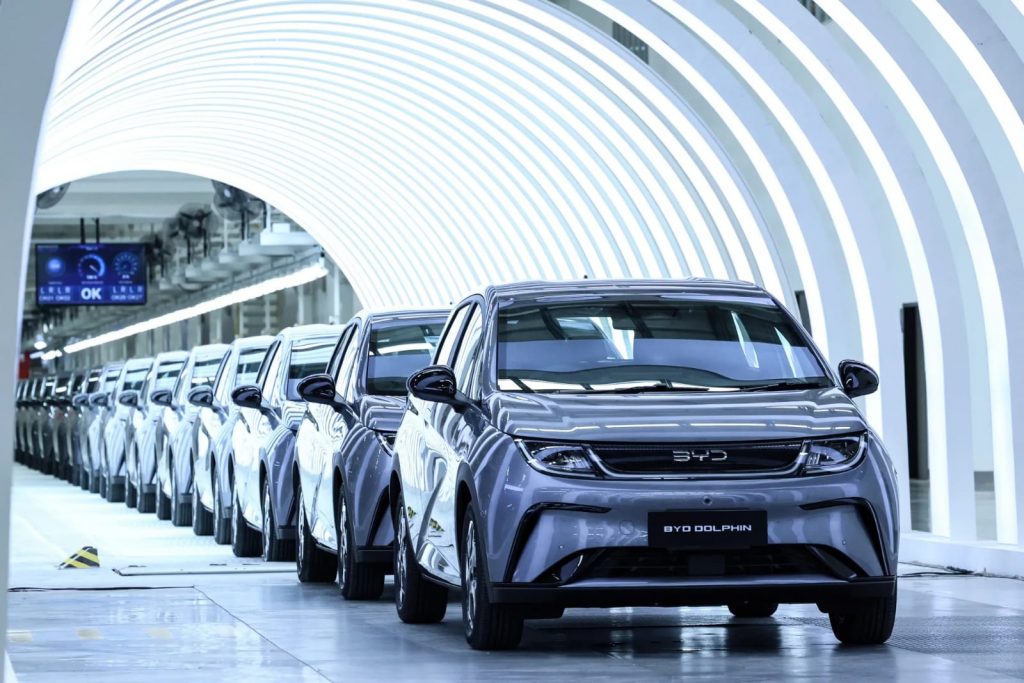 BYD Targets 800,000 EV Sales Outside China in 2025, Plans Local Assembly to Counter Tariffs