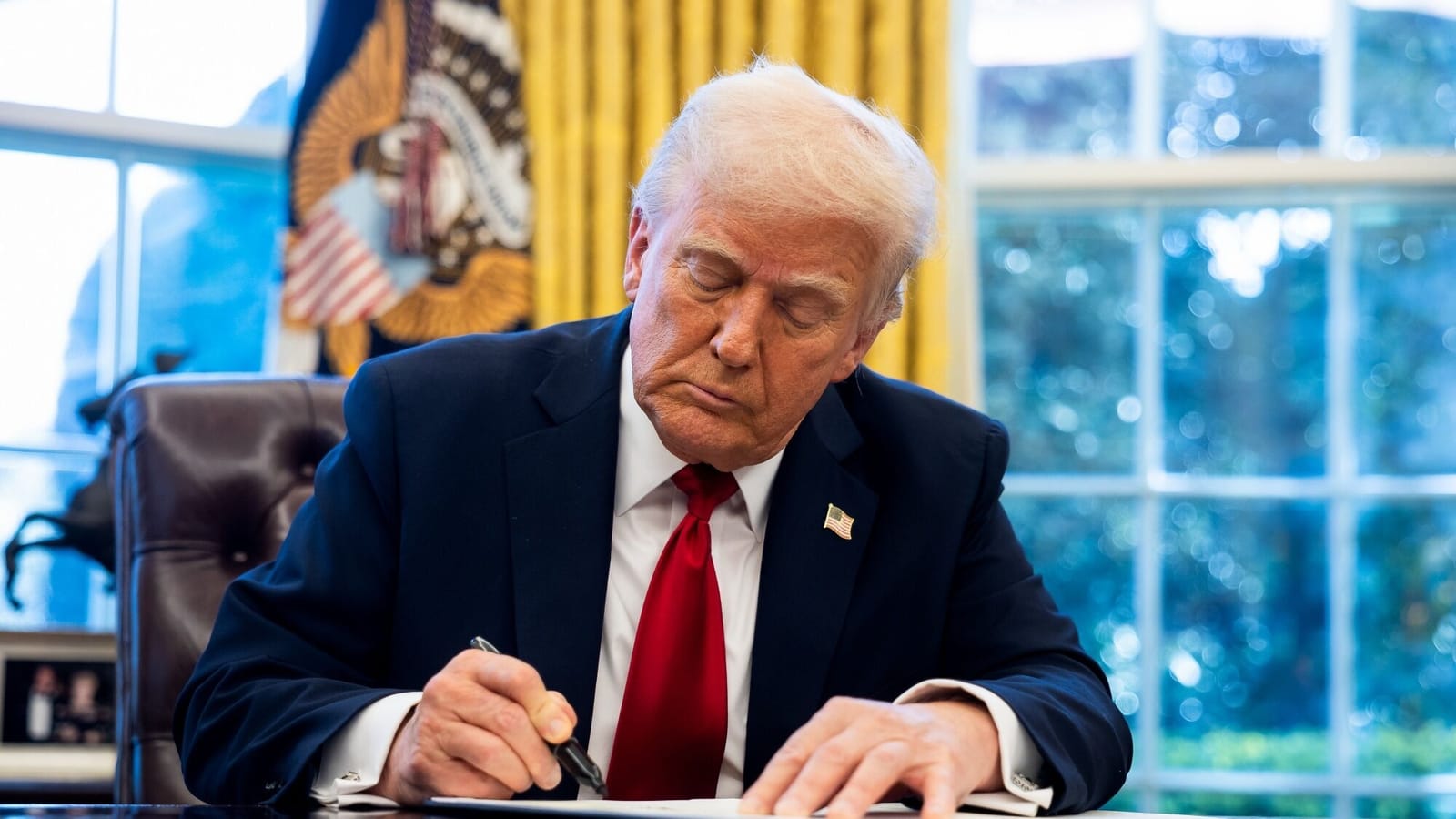 Trump Confirms 25% Tariff on Imported Cars Starting April 3