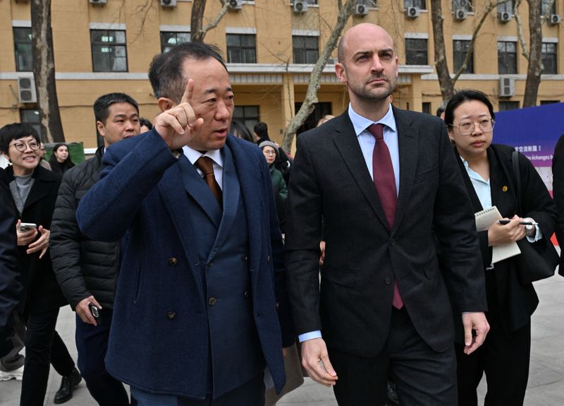 China and France to Hold High-Level Dialogues on Key Issues in 2025