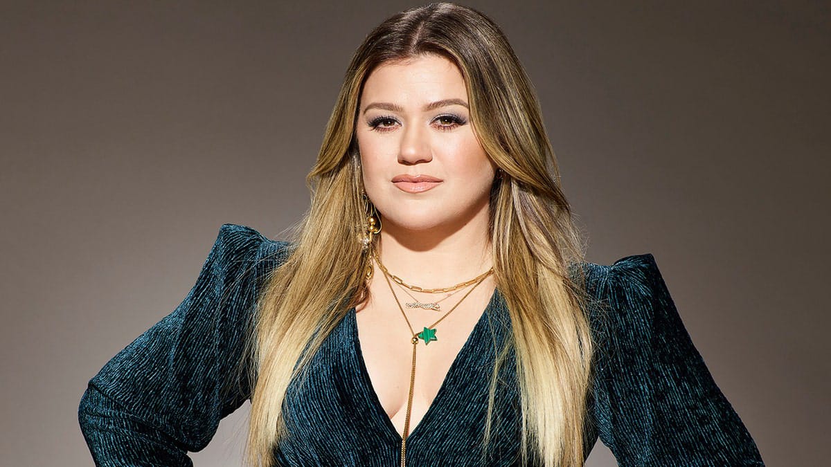 Kelly Clarkson Opens Up About Frustrations as a Single, Working Mom