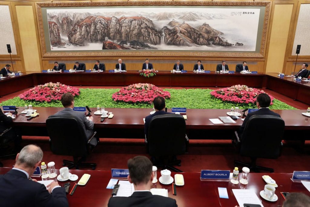 Xi Jinping Urges CEOs to Safeguard Global Supply Chains Amid US Tariff Threats
