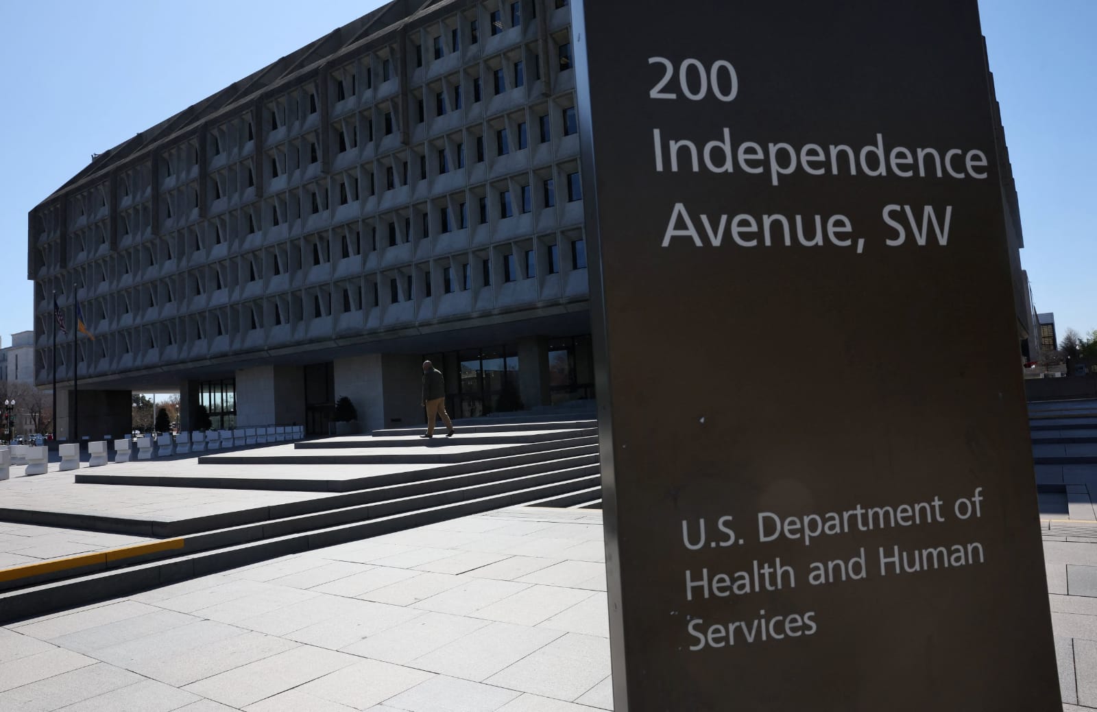 HHS Announces 10,000 Job Cuts in Restructuring Plan