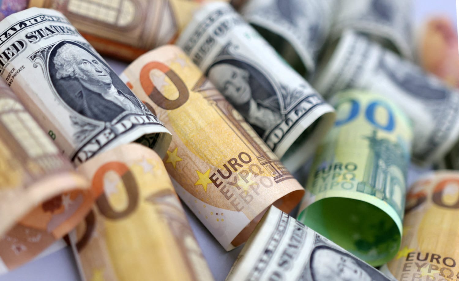 Euro Climbs Toward Six-Month High Following Surge Amid U.S. Tariff Concerns
