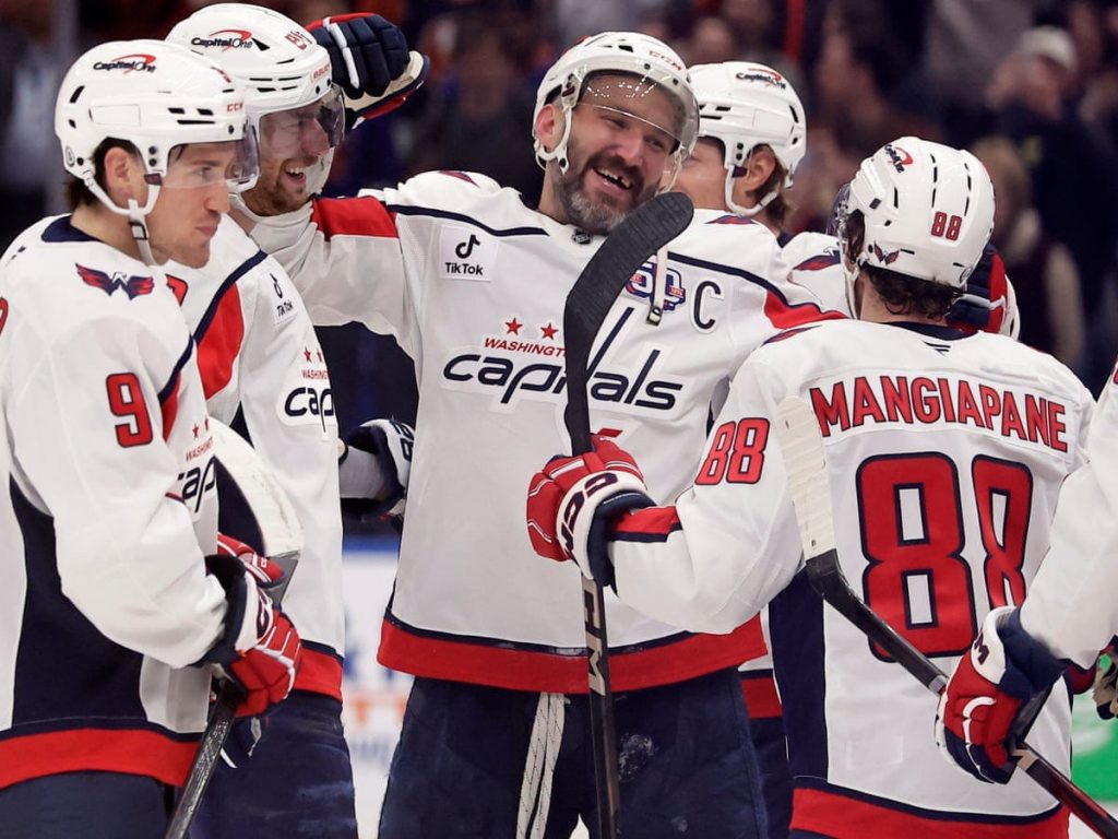 Ovechkin Breaks Gretzky's NHL Goal Record