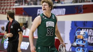 Headline: Panthers Sign Ex-Basketball Player Colin Granger to Convert to Tight End