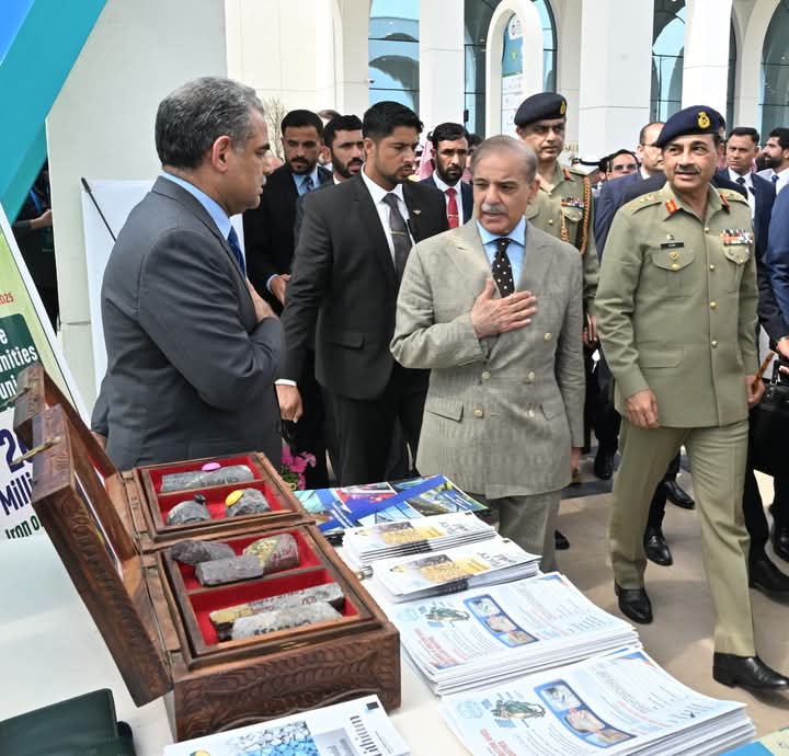 Headline: PM Shehbaz Sharif Visits Exhibition Stalls at Pakistan Minerals Investment Forum 2025