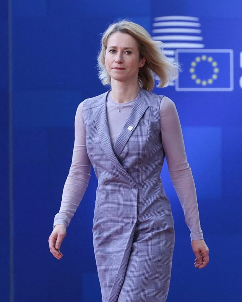 Headline: EU Warns Against Separatist Moves in Bosnia