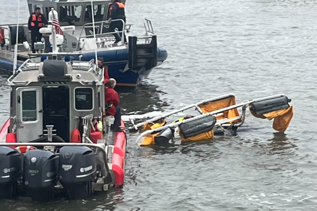 Headline News: Helicopter Crashes into Hudson River Near Lower Manhattan
