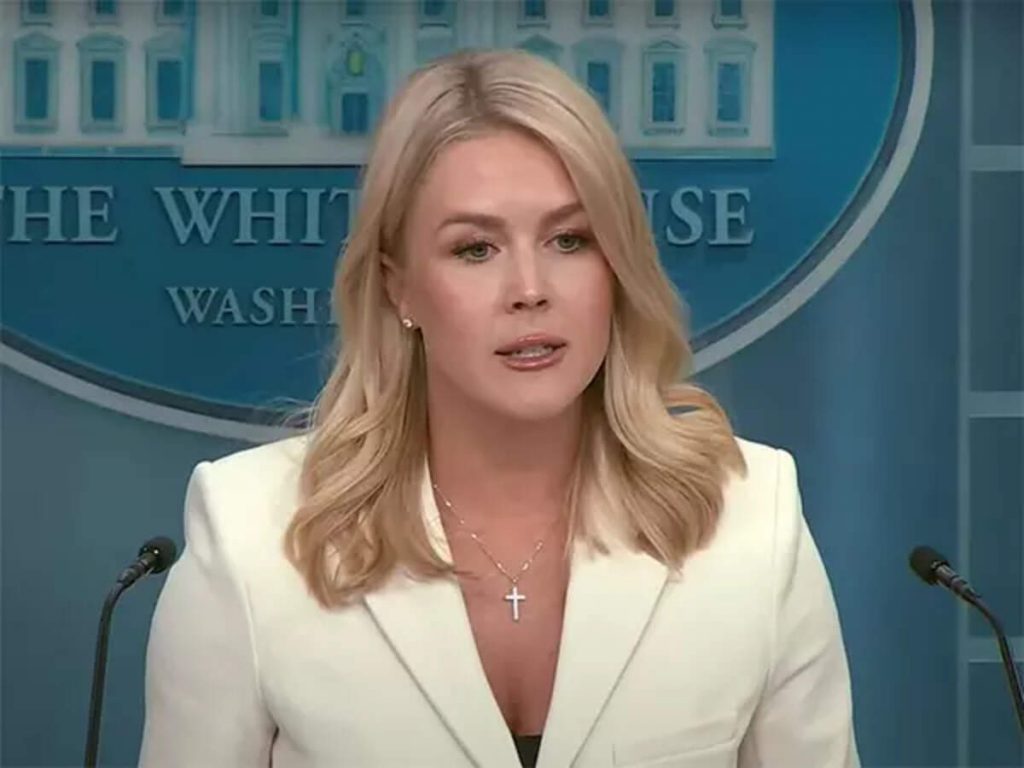 White House Criticized for Ignoring Reporters Using Pronouns in Emails