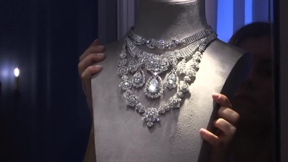 Richemont Shines with 7% Rise in Quarterly Sales Amid Luxury Market Slowdown