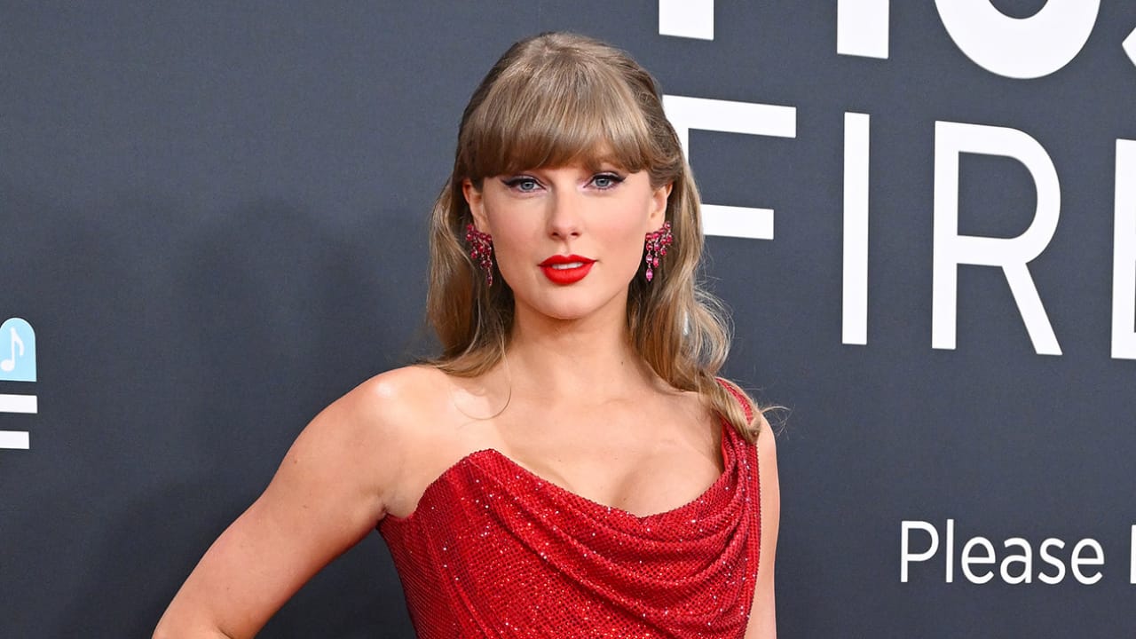 Taylor Swift Reclaims Her Music Masters
