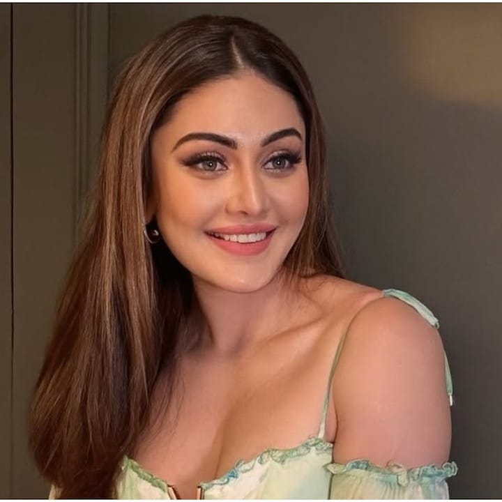 Indian Actress Shefali Jariwala Reportedly Passes Away from Heart Attack