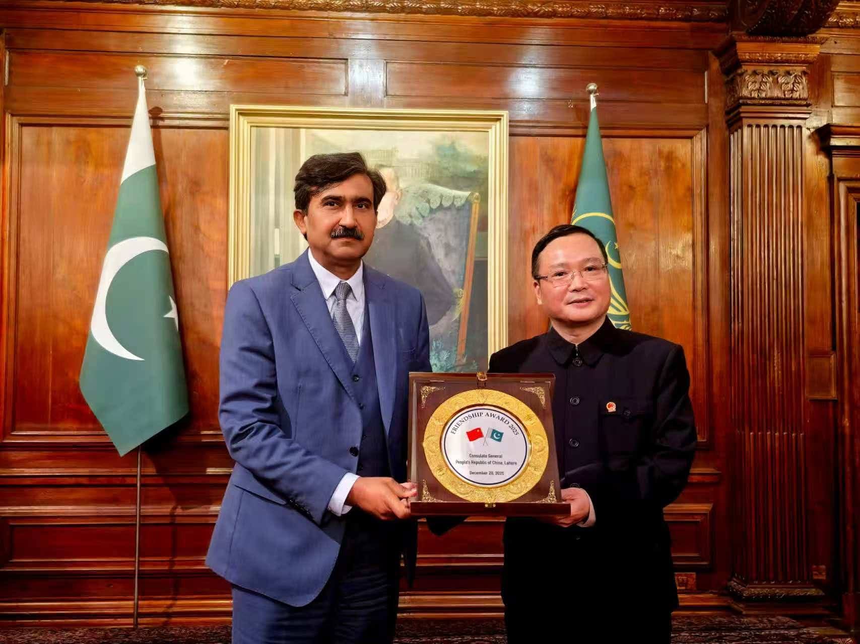 Zhao Shiren – Chinese Consul General Dr. Zulfiqar Ali – Vice Chancellor,(UAF)