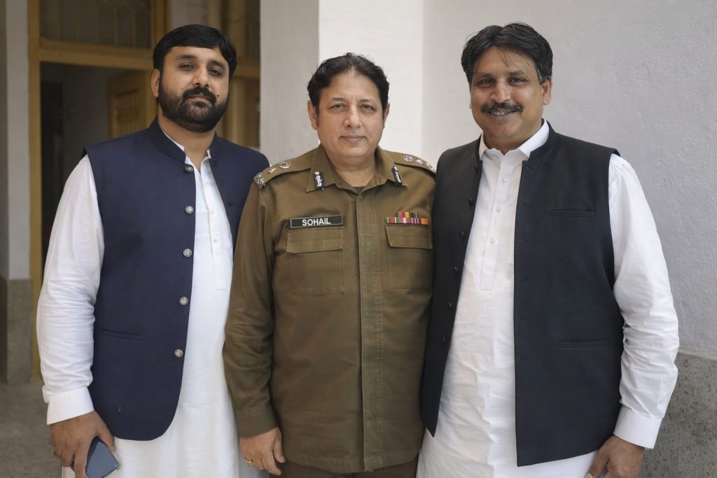 DAO Rai Muhammad Sabir meets RPO Faisalabad Sohail Akhtar Sukhera