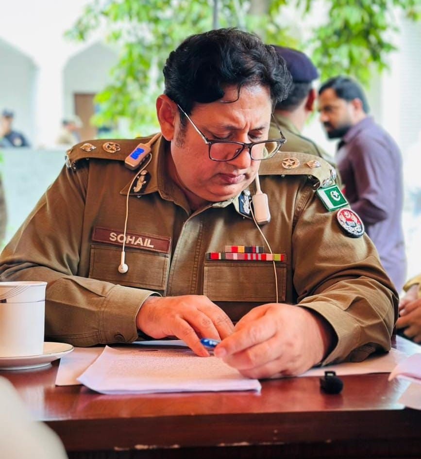 RPO Faisalabad Sohail Akhtar Sukhera hearing public complaints