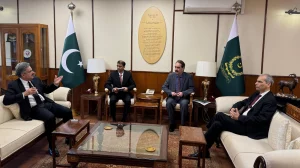 Federal Ombudsman Naveed Kamran Baloch meets Chief Justice of Pakistan Justice Yahya Afridi at the Supreme Court in Islamabad