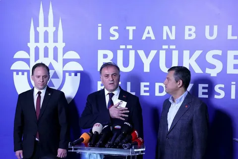 Istanbul jailed mayor graft trial — crowds gather outside Silivri courthouse March 2026