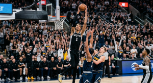 Victor Wembanyama dunk attempt during NBA game