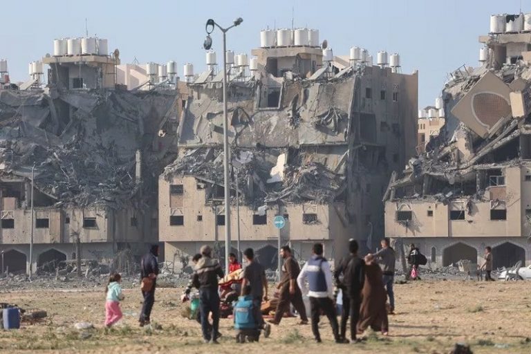 Egyptian officials discussing Gaza ceasefire agreement amid Israel and Hamas conflict tensions