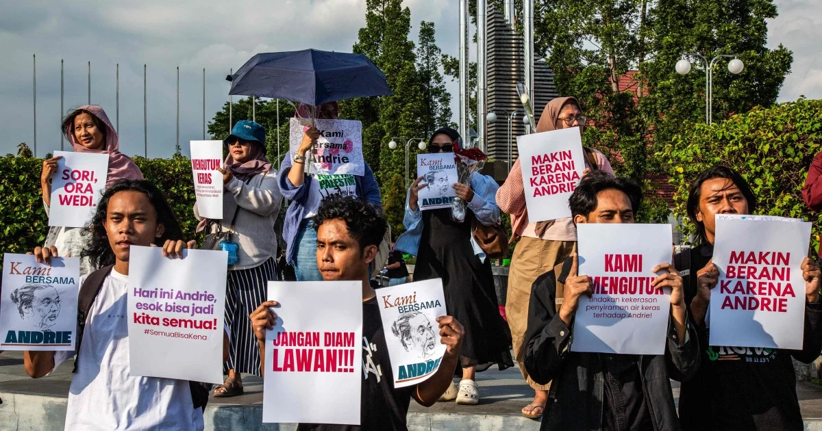 Indonesian human rights activist protests after Andrie Yunus acid attack case verdict