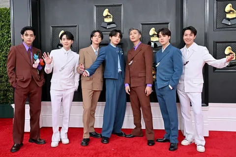 BTS member V (Kim Taehyung) sparks excitement among BTS fans in Pakistan after asking about biryani, fueling discussion of a possible Pakistan visit.