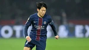 Lee Kang-in in action after completing his €40 million transfer from PSG to Atletico Madrid.