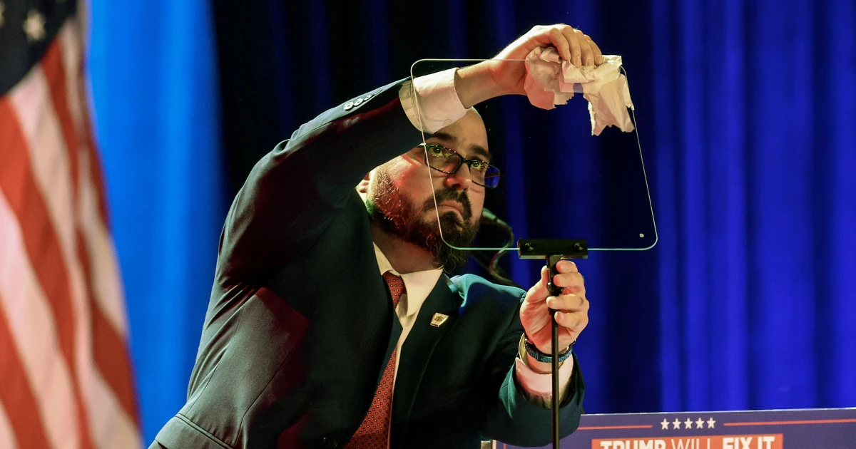 Former White House staffer Gabriel Perez fined for betting on Trump speeches