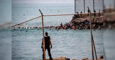 Morocco-Spain border incident and mass rush to Ceuta