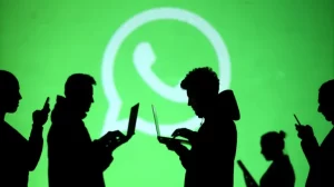 WhatsApp courier scam warning as fraudsters target Pakistani users with fake parcel calls Image Caption: