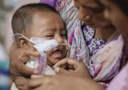 Bangladesh measles outbreak vaccination campaign for children