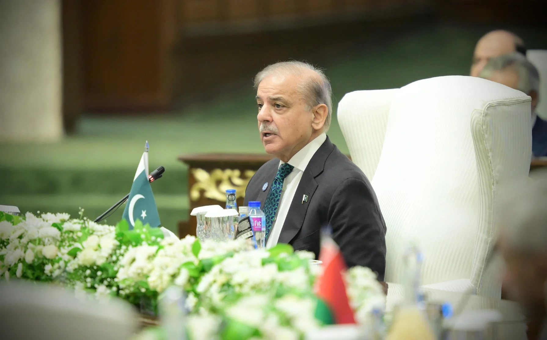 PM Shehbaz Sharif meets KP Governor Faisal Karim Kundi in Islamabad