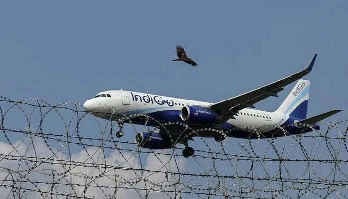 India Pakistan airspace ban explainer showing an airliner rerouted away from restricted Pakistani skies