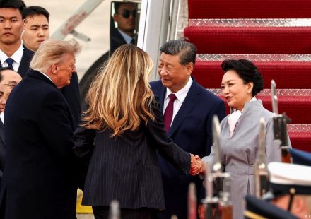 US and Chinese delegations pictured together at the White House during the Trump Xi Washington summit
