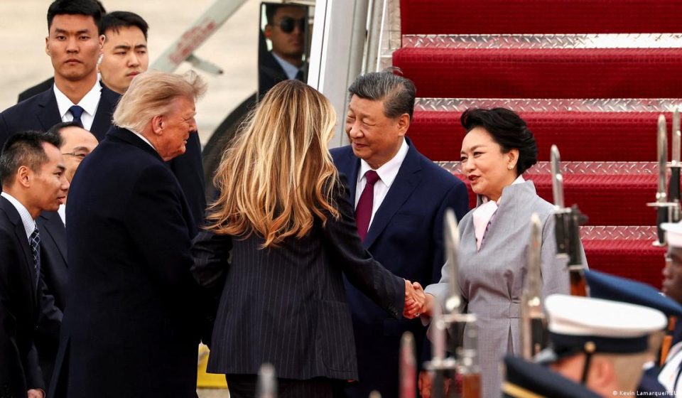 US and Chinese delegations pictured together at the White House during the Trump Xi Washington summit