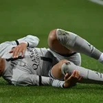 Kylian Mbappé knee injury during France football match