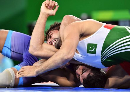 Pakistani wrestlers Inayat Ullah and Muhammad Gulzar compete in freestyle bouts at the Asian Games in Nagoya