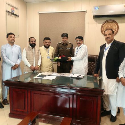 IHRM delegation meets Additional DIG Muhammad Tariq Malik in Sargodha