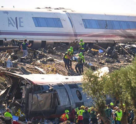 Timeline infographic showing the Iryo and Renfe trains involved in the deadly Spain railway collision near Urda.